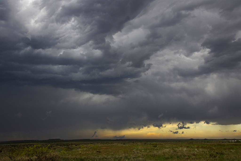 Storm chasing photography by Bob Neiman